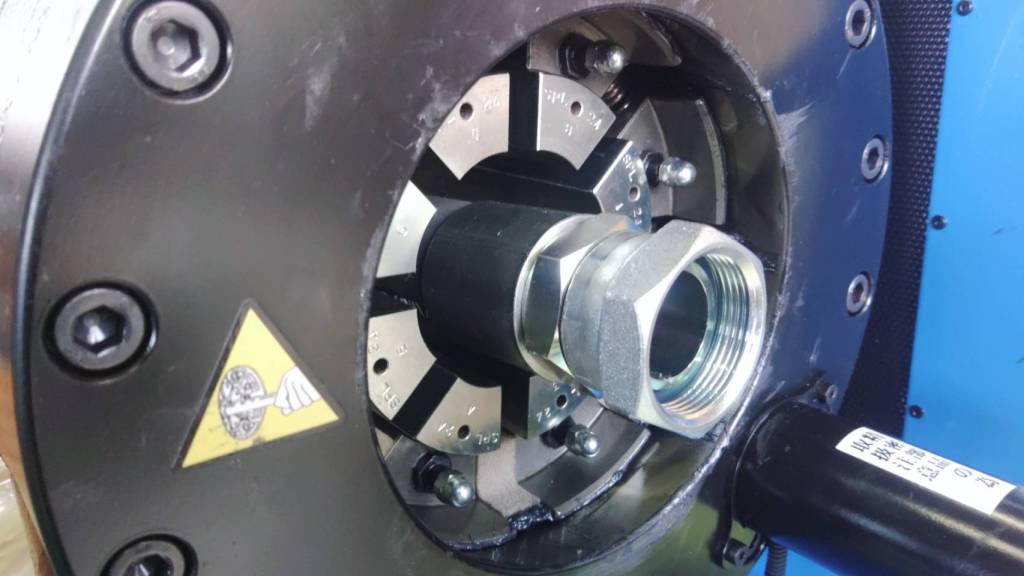 油圧ホース加締め機